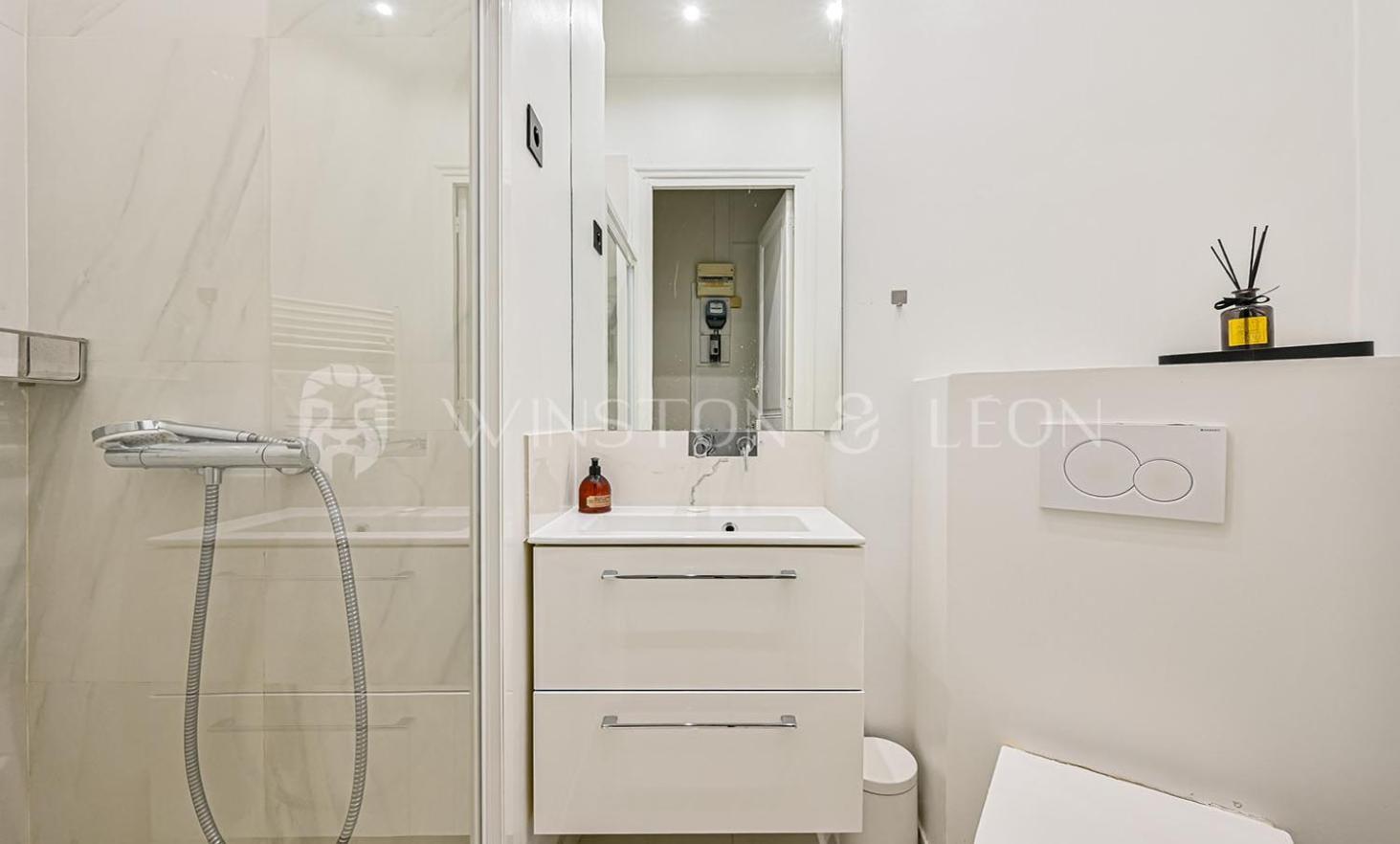 Appartement Paris 7Eme Invalides/ Tour Eiffel 1Er Etage Exterior photo
